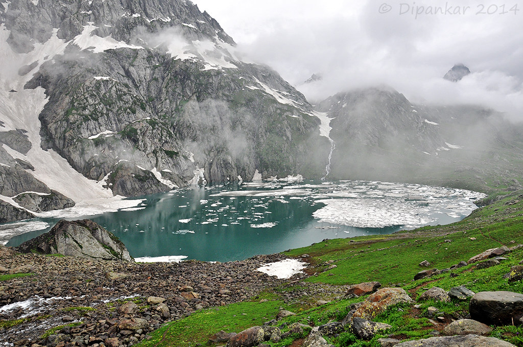 Gadsar Lake on Alpine Lakes Trek