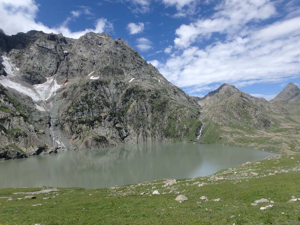 Gadsar Lake on Kashmir Great Lakes Trek