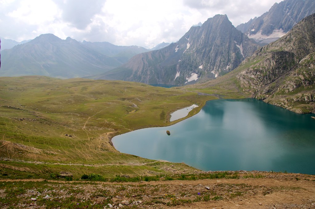 Kishansar Lake on Kashmir Great Lakes Trek